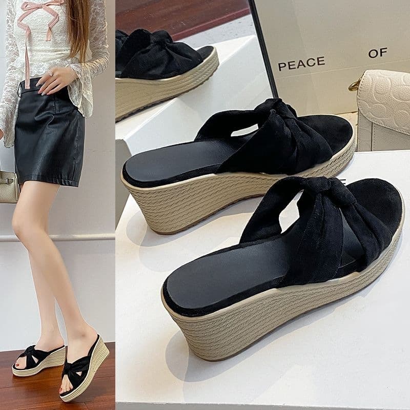 2025 Versatile Platform Thick-Soled Slip-On Sandals Waterproof Beach Sandals Straw Wedge High-Heeled Sandals for Outdoor Wear