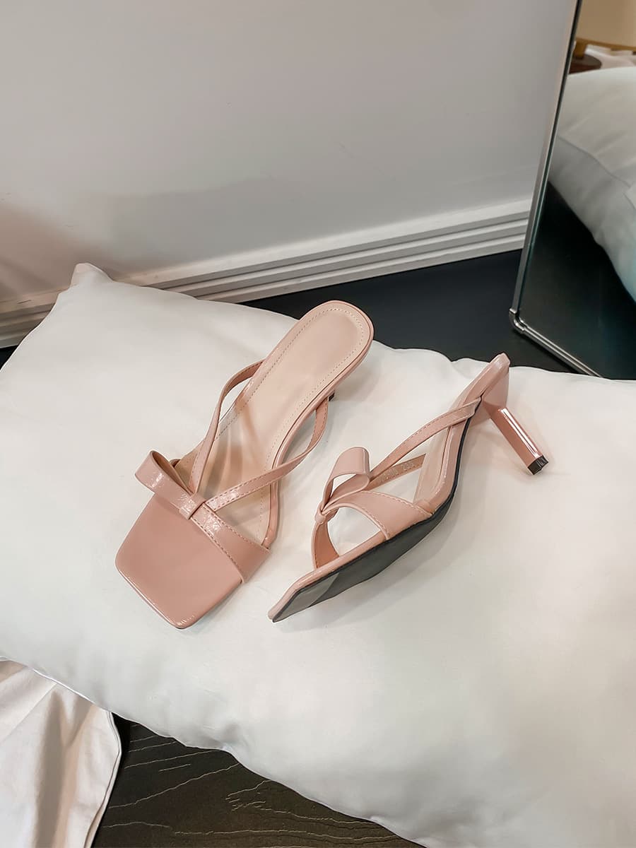 Sheepskin French bow high-heeled sandals, one-strap stiletto heel, versatile square toe, fairy-style open-toe sandals for women.