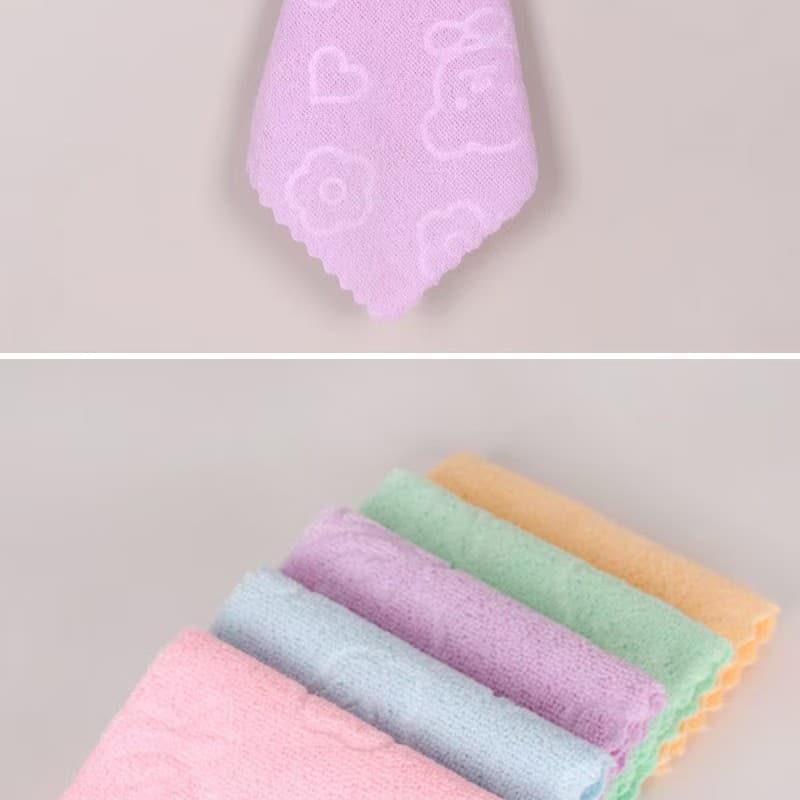 Manufacturer Wholesale Microfiber Small Towel with Embossed Bear Pattern, Event Giveaways, Gifts, Kitchen and Shoe Cleaning Cloth