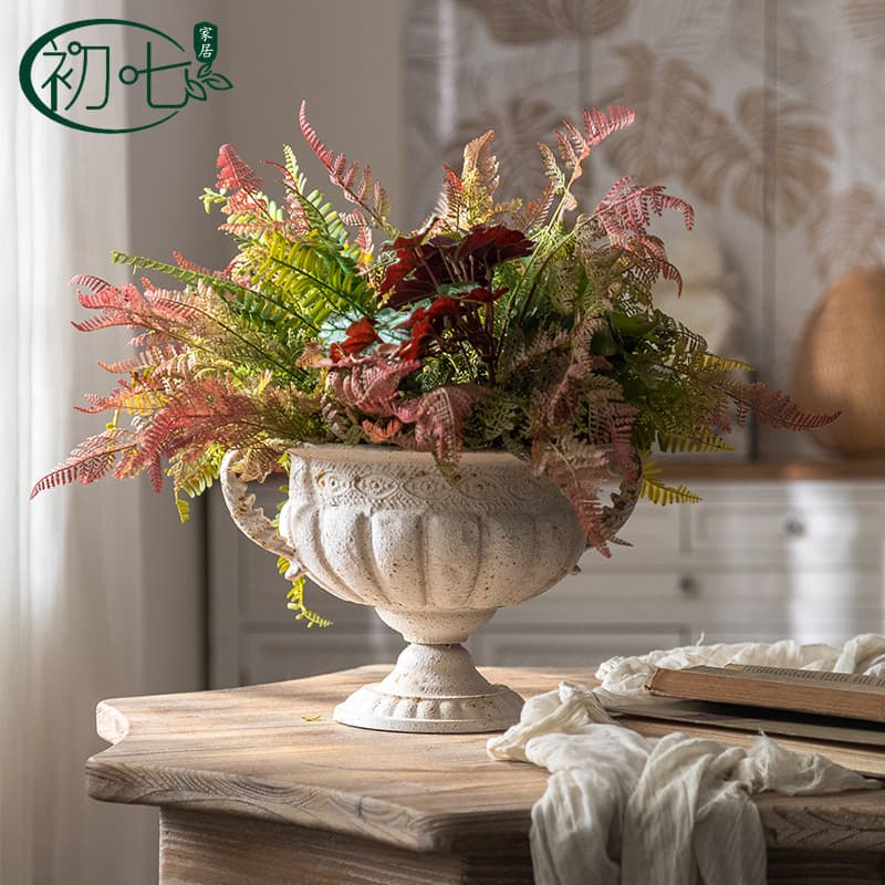 Vintage Iron Art Dried Flower Vase, Old-Fashioned Decorative Ornament for Photography Studio, French Romantic Trophy-Shaped Craft