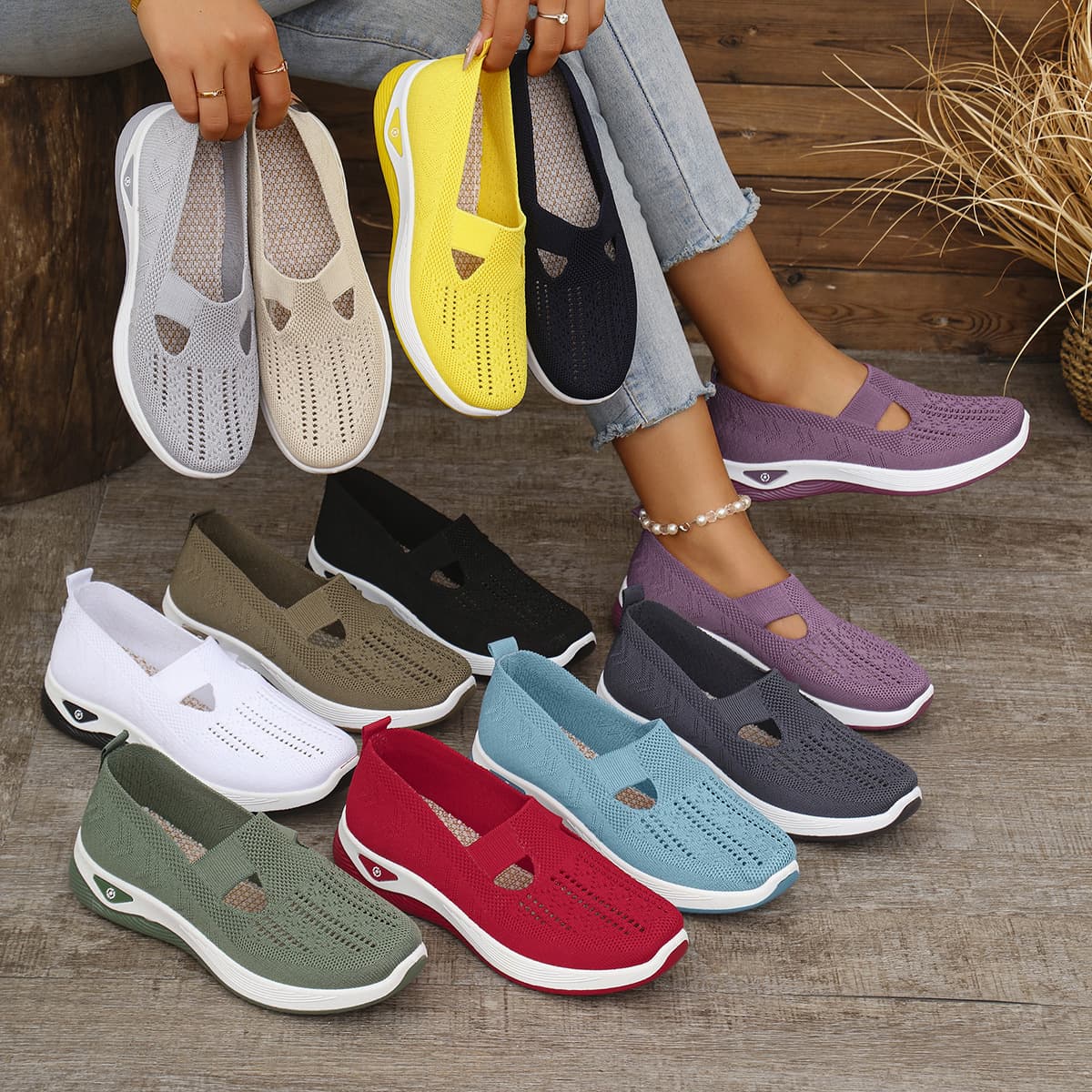 Women's Fall 2025 Breathable Comfortable Flats Cross-border Middle-aged Mother Shoes Soft Sole Casual Mesh Shoes