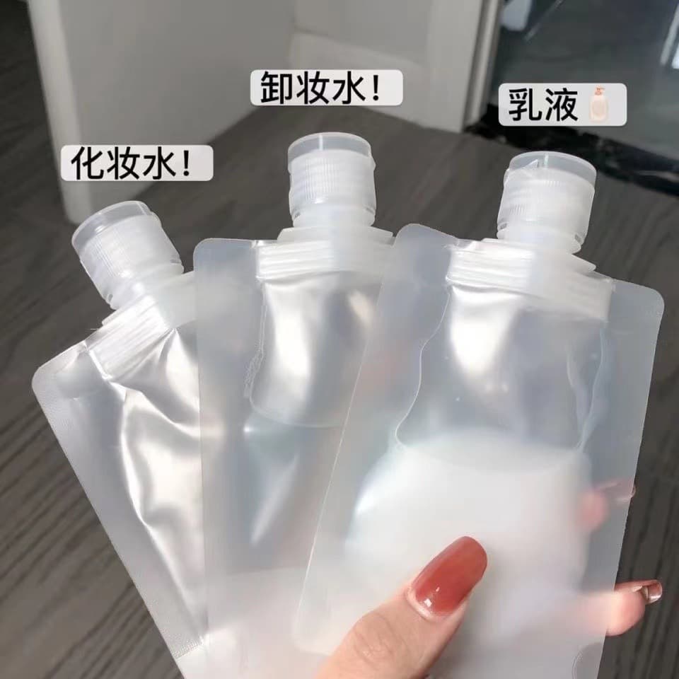 Travel-sized toiletries refill sets, portable lotion refill bags – a must-have for travelers!