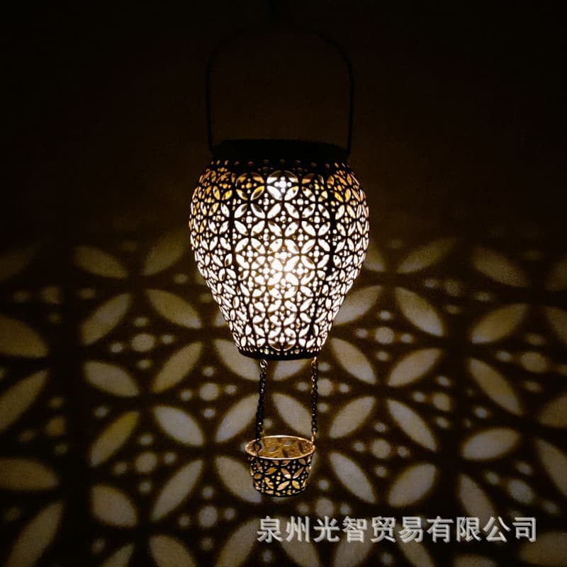 New Outdoor Solar Iron Lantern Hollow Hot Air Balloon Landscape Garden Decorative Spotlight