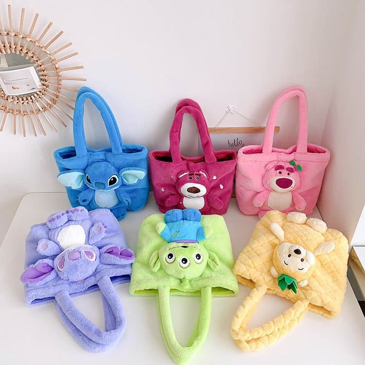 2023 Winter New Arrival Large Capacity Cute Pineapple Winnie the Pooh Sweet Girl Shoulder Bag Street Style Versatile Plush Women's Bag