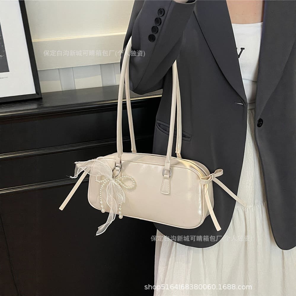 Chic and Elegant Small Bag for Women 2025 New Summer Versatile Single-Shoulder Underarm Bag Fashionable Handheld Boston Bag