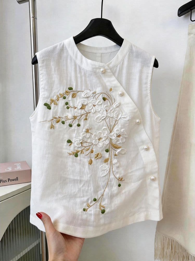 New Chinese Style White Buttonless Sleeveless Vest for Women 2026 Summer New Fashion Niche Versatile Age-Defying Tank Top
