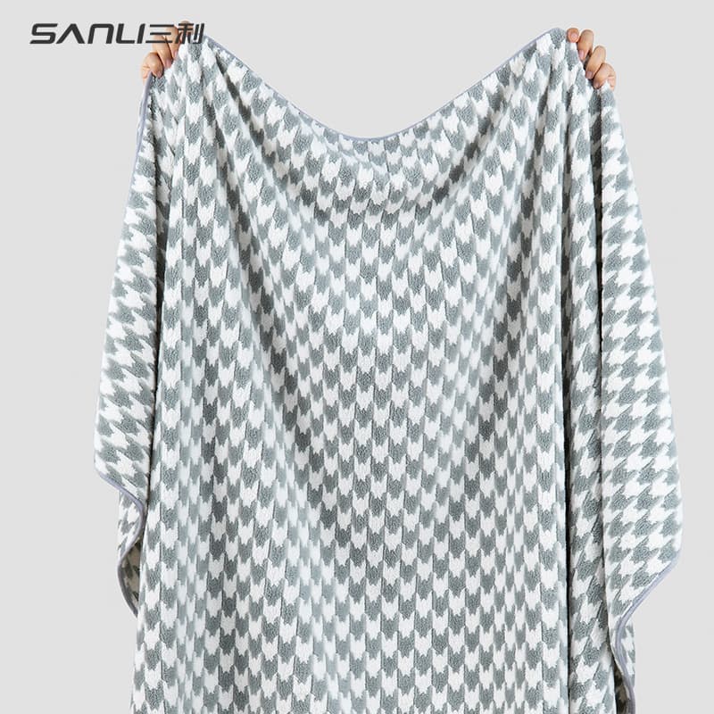 Sanli Towel Coral Fleece Bath Towel Stronger Absorbency Than Pure Cotton Large Adult Bath Towel Houndstooth Hotel