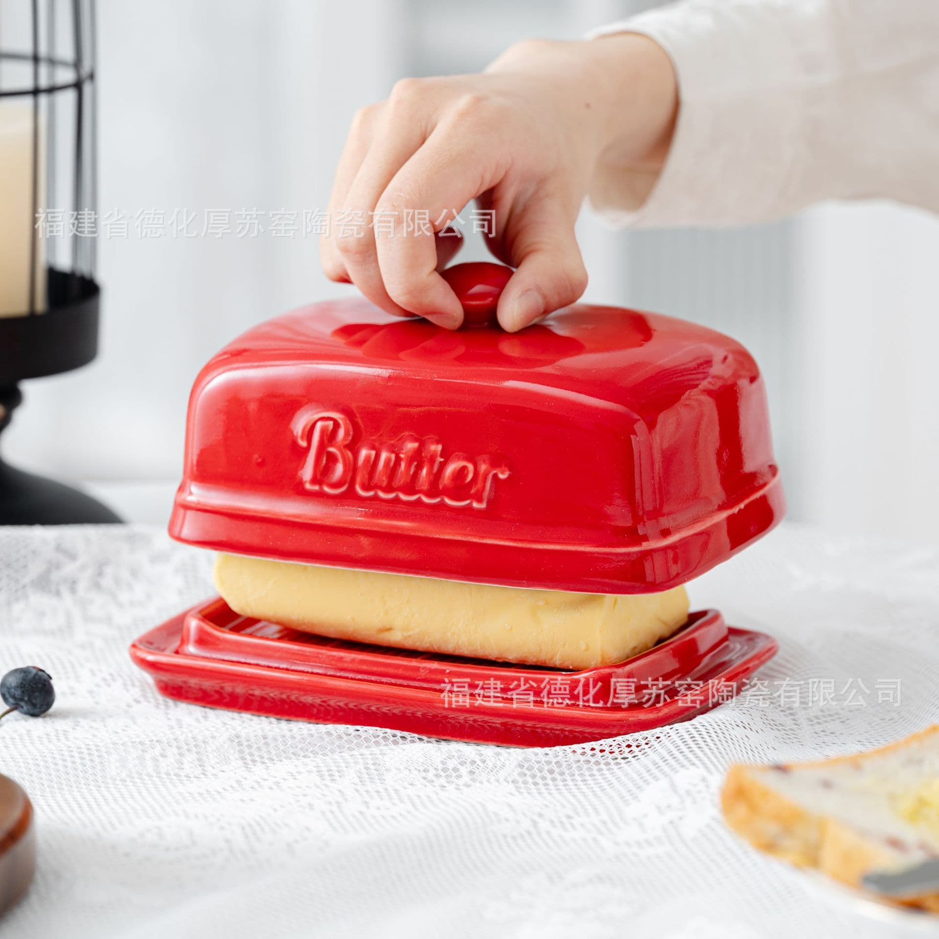 Red Embossed Butter Ceramic Butter Dish European American Cross-border Small Batch Custom Logo Home Use French Butter Dish