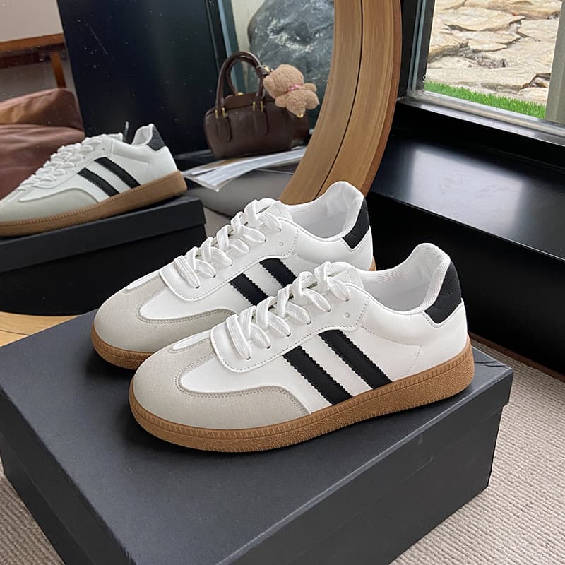 Plus-size casual suede sneakers, new style for spring and autumn, sporty, versatile, retro single shoes, student sneakers, German training shoes, women's shoes