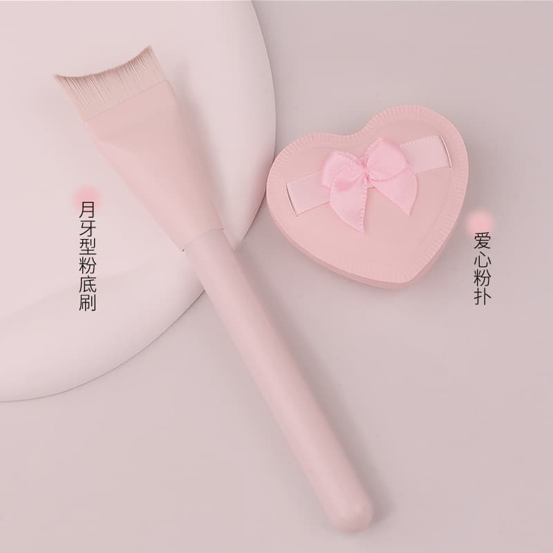 Amazon Foundation Brush, Crescent-Shaped Flat Head Makeup Brush, Soft-Bristled One-Stroke Facial Mask Brush, Makeup Tool, Cross-Border Bestseller