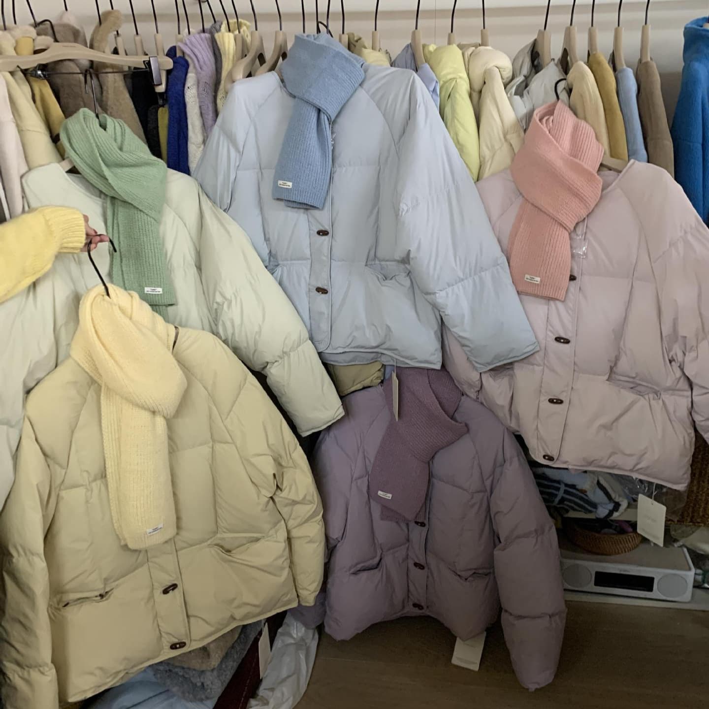 High-End Designer Brand Outlet Clearance Women's Down Jackets Coats Unique Items Physical Store Live Supply