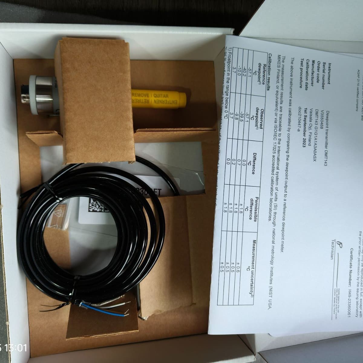 DMT143 Dew Point Transmitter Precision Industrial Grade for Corrosive Ambient Air, Smart Duct Type
