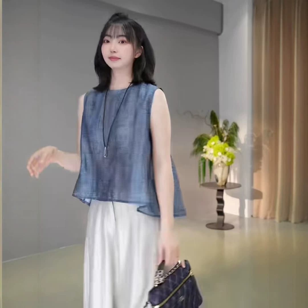 French Vintage Fine Plaid Round Neck Sleeveless Blouse Women Design Loose Fit Casual Top 2026 Summer