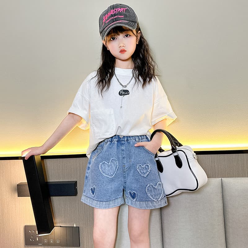 Girls' Summer New Fashionable Denim Shorts for Middle-Aged and Older Women, Casual Heart Denim Shorts