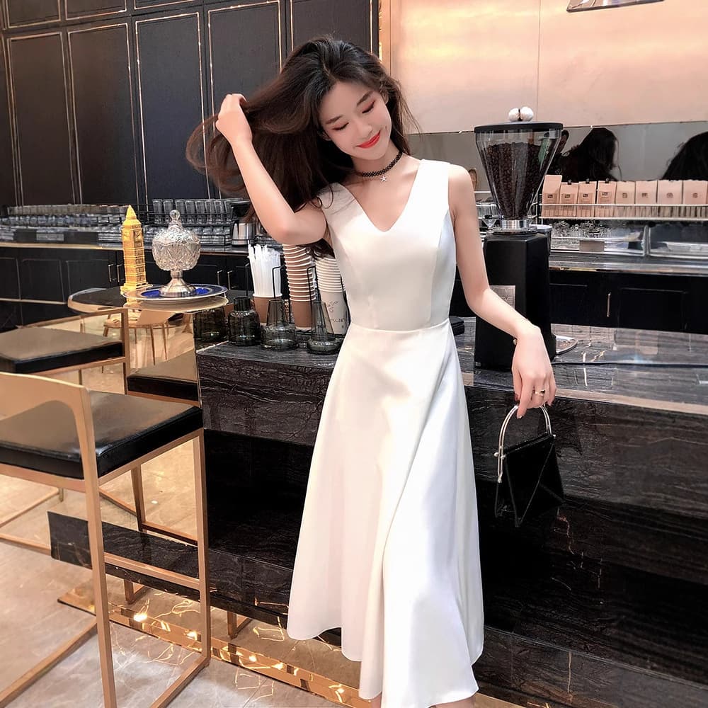 White Little Dress for Women 2026 New Style Banquet French V-Neck Socialite Elegant Waist-Cinching Dress Simple Evening Dress