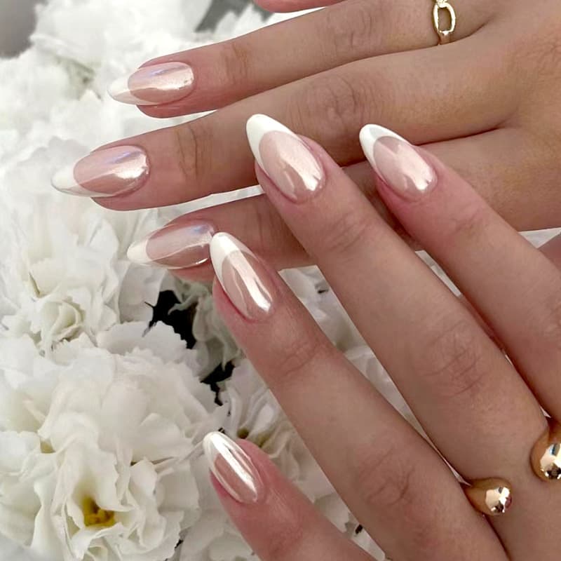 Simple and elegant French manicure, sweet and gentle round almond nails, European and American style, wearable nail tips.