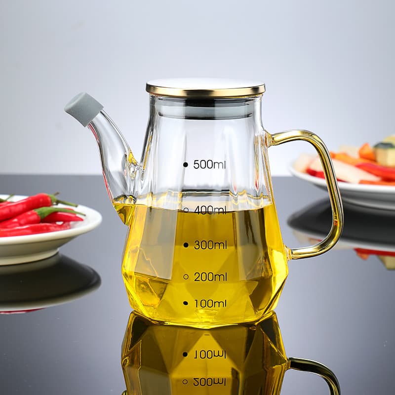 High borosilicate glass oil bottle, diamond-shaped, for kitchen and household use, suitable for liquid soy sauce, vinegar, and oil.