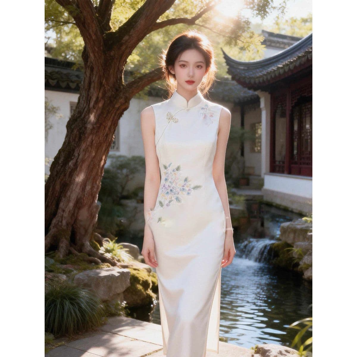 Spring and Summer New Chinese Style Sleeveless Elegant High-End White Embroidered Cheongsam Young Fit Slimming Long Dress Vintage