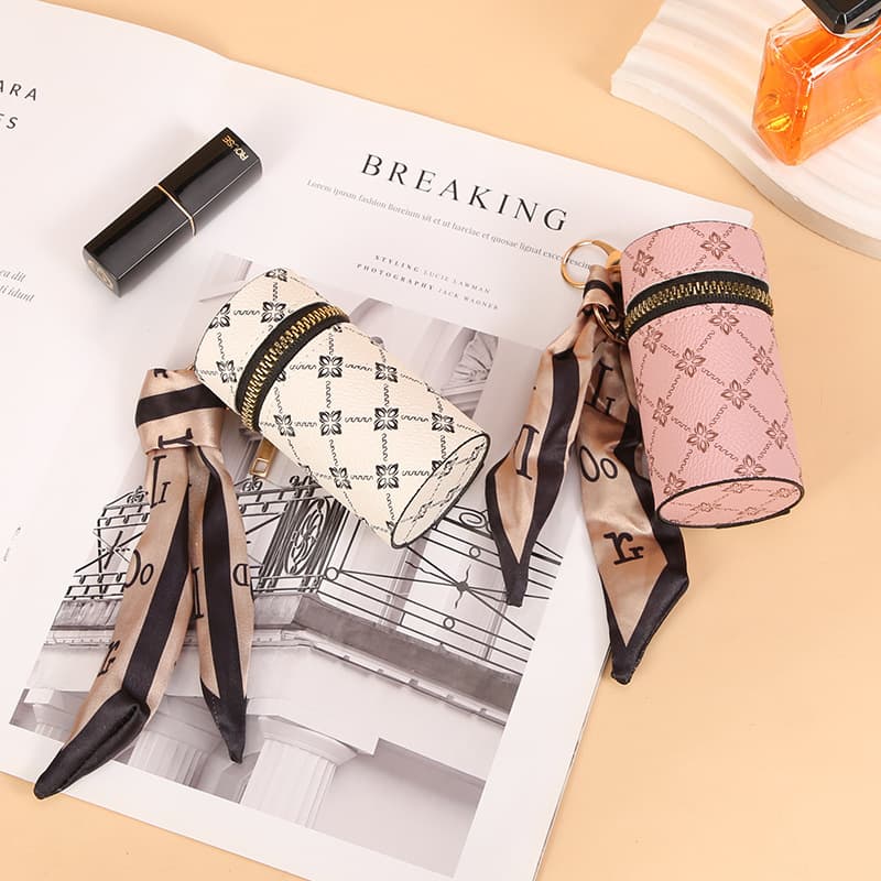 Cross-border new keychain accessory, vintage print trendy pendant, fashionable lipstick bag, creative and versatile portable design.