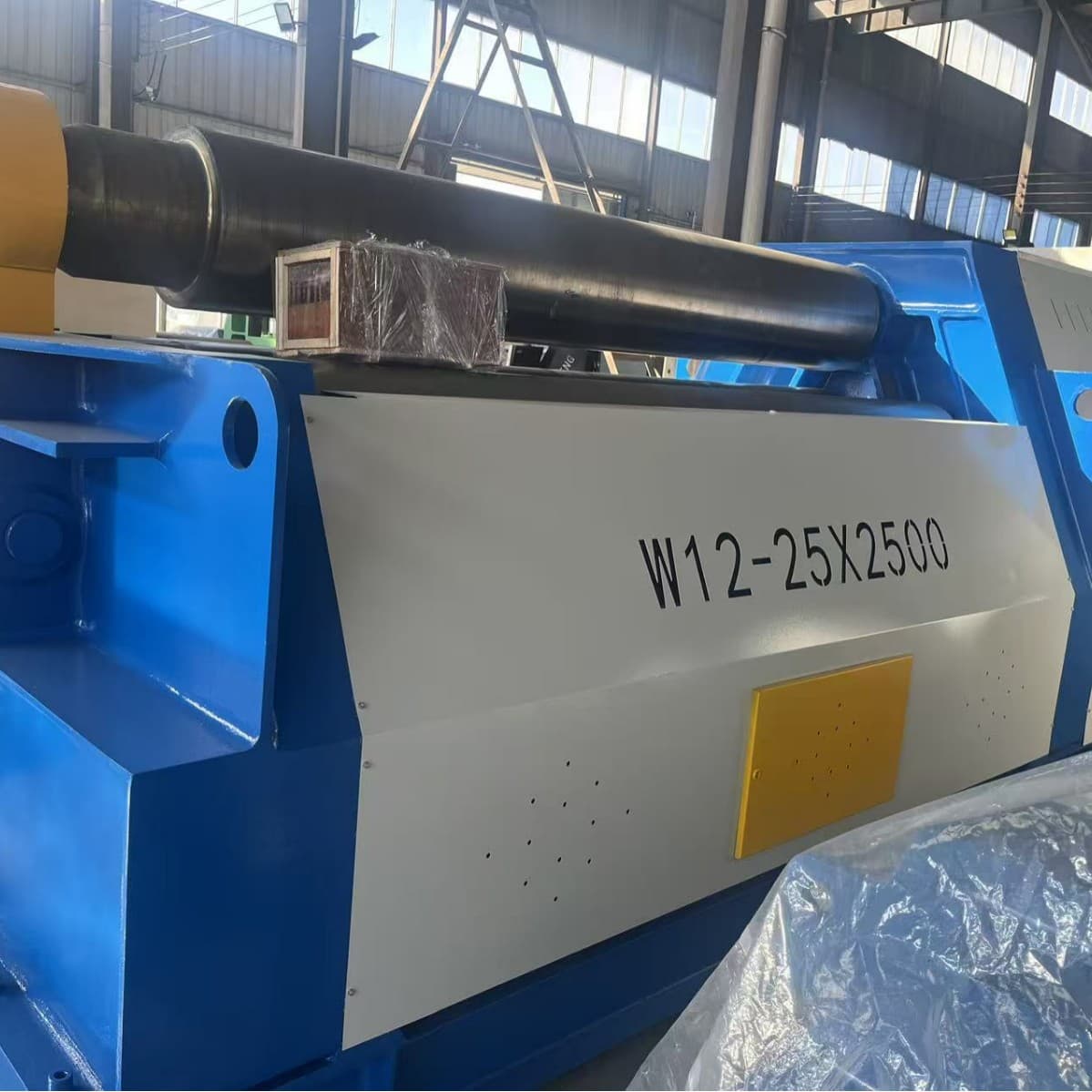 Plate rolling machine four-roller plate rolling machine four-roller hydraulic plate rolling machine plate rolling machine automated production line rounding machine high precision