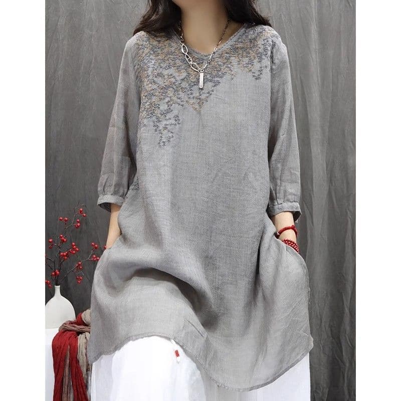 2025 Spring and Summer New Retro Embroidered T-Shirt Loose Slimming Look Literary Casual Mid-Length Top Women's National Style