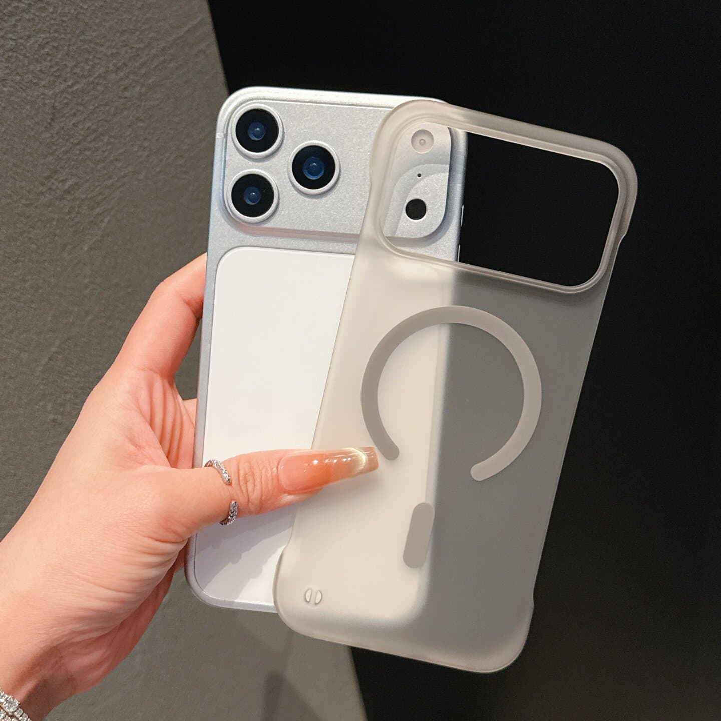 Suitable for Apple 18ProMax borderless ice fog magnetic phone case iPhone17 semi-transparent frosted PC hard sheath