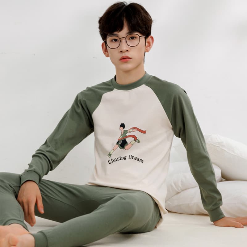 Cotton thermal underwear set for boys and girls, thin style, suitable for junior high and high school students, cartoon-themed base layer.