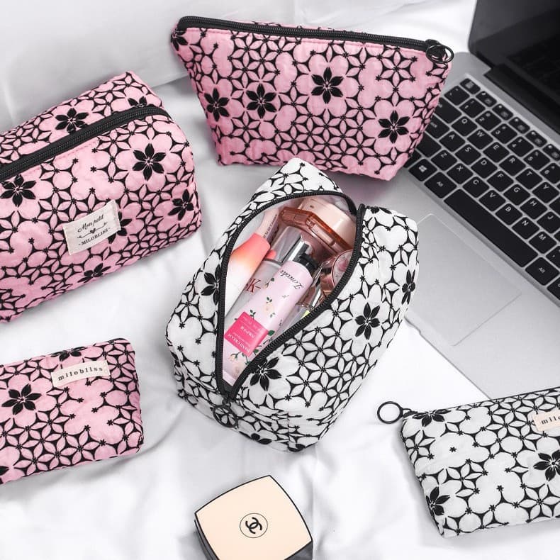 Embroidered Cosmetic Bag, Large Capacity Zipper Makeup Bag, Small Lipstick Bag, High-Looking Portable Makeup Bag for Women
