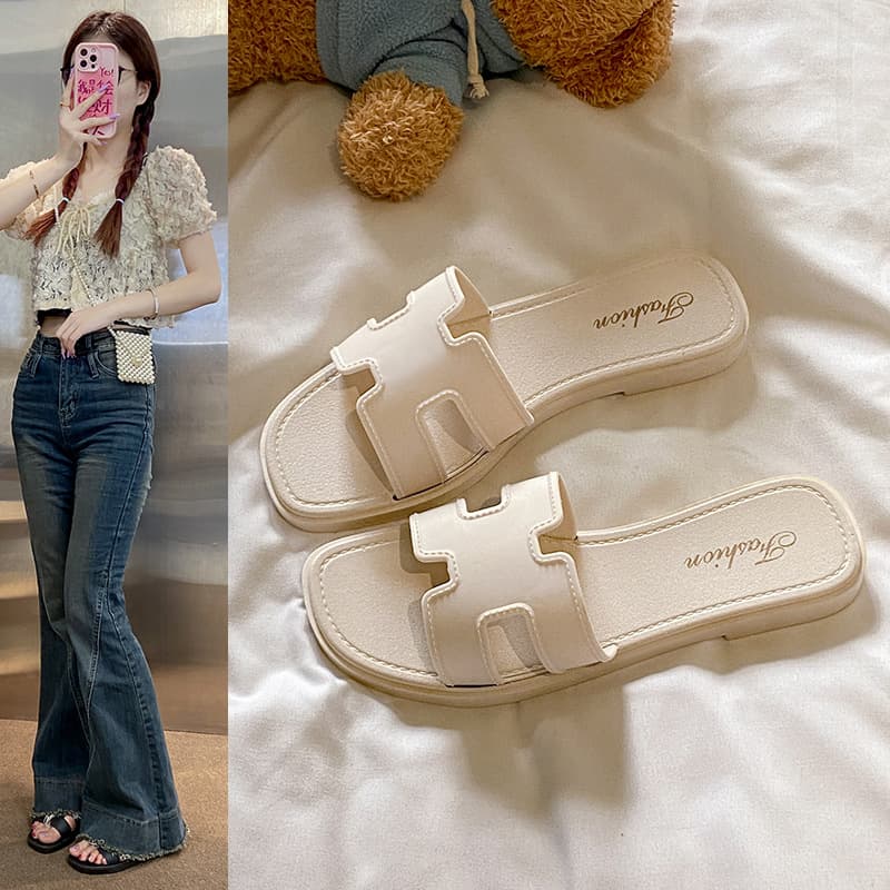 New breathable one-line sandals for women, fashionable outer wear, versatile Korean style flat soft bottom seaside beach sandals