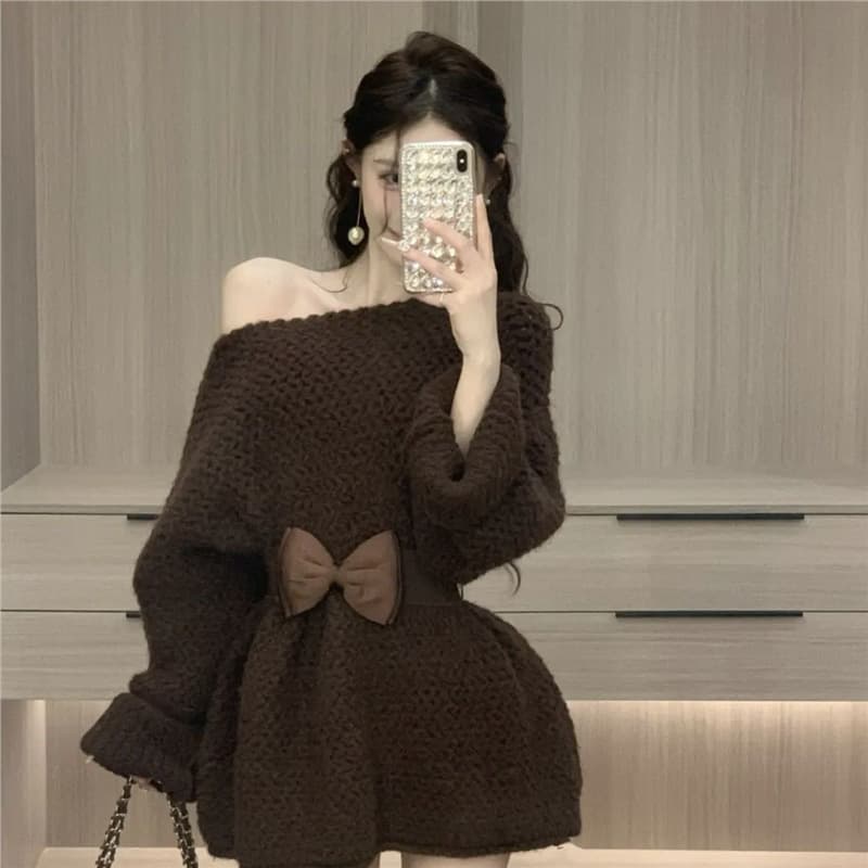 Bow-knot solid color off-the-shoulder mid-length sweater, new autumn and winter style, loose and chic knitwear.