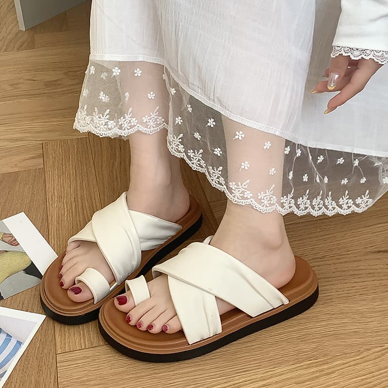 Summer Casual Versatile Thick Sole Toe-Loop Anti-Slip Slippers Women New Beach Outdoor Crisscross Strap Fashion Soft Sole Sandals