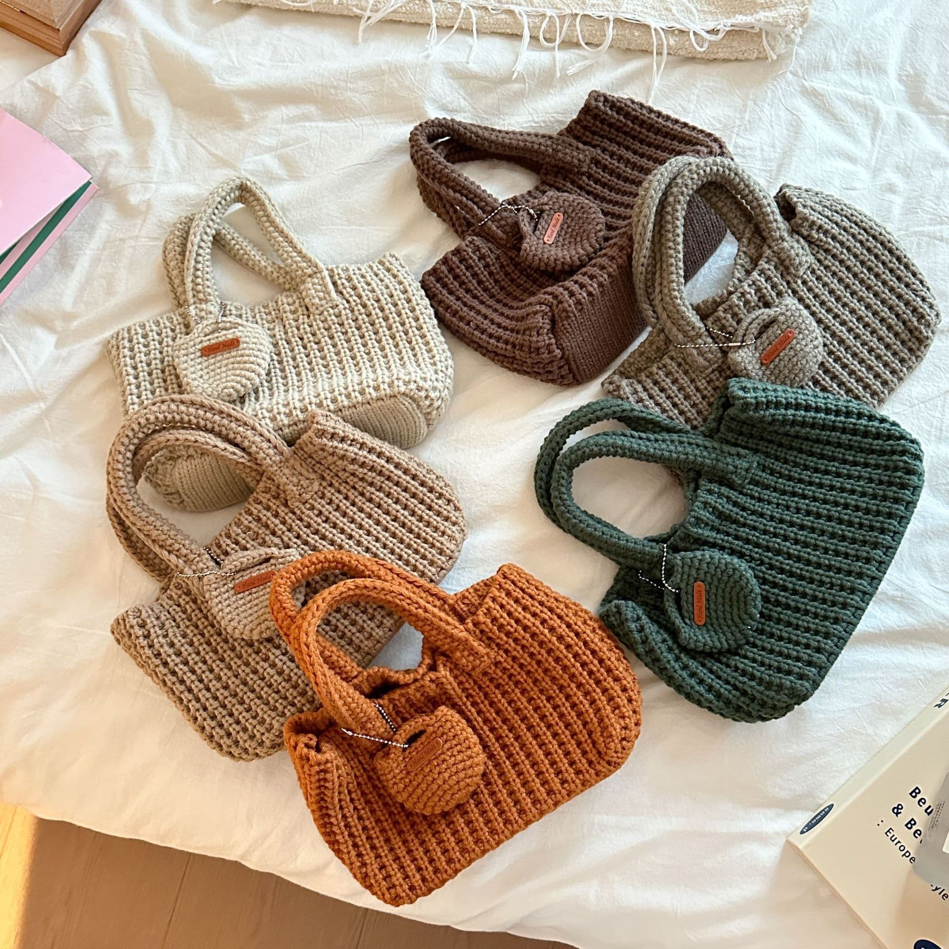 Underarm bag women's new Korean retro handmade cotton woven bag casual handbag straw shoulder bag mobile phone bag