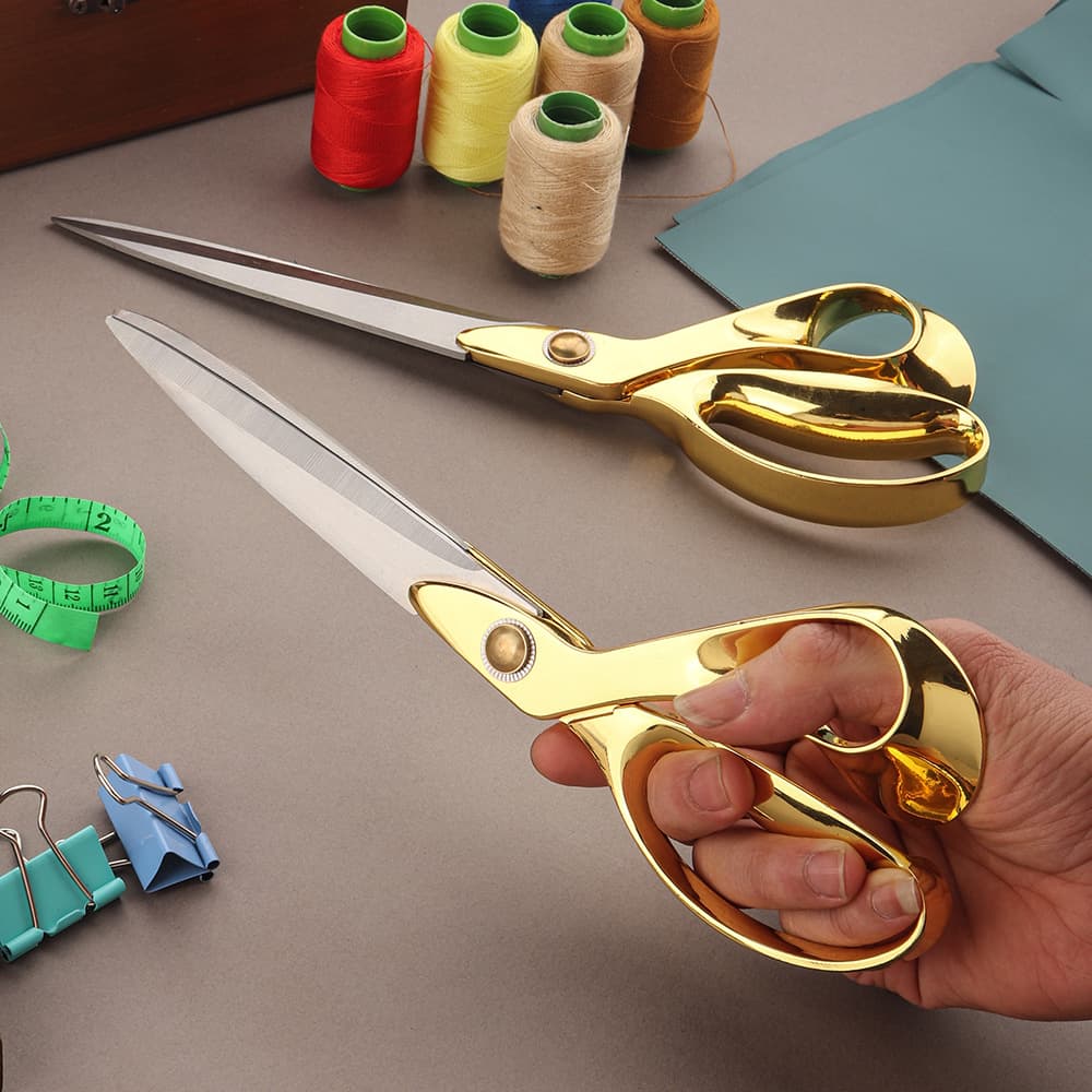 Manufacturer's Ready Stock Stainless Steel Tailor Scissors, Gold-Plated Scissors, Galvanized Alloy Scissors, 10.5-inch Pieces in Color Box, Yangjiang Wholesale