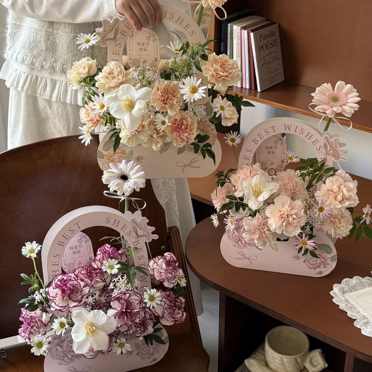 Yitong Valentine's Day Butterfly Meets Flowers Handheld Flower Box Fresh Flower Packaging Bouquet Handheld Box Florist Handmade DIY Floral Art