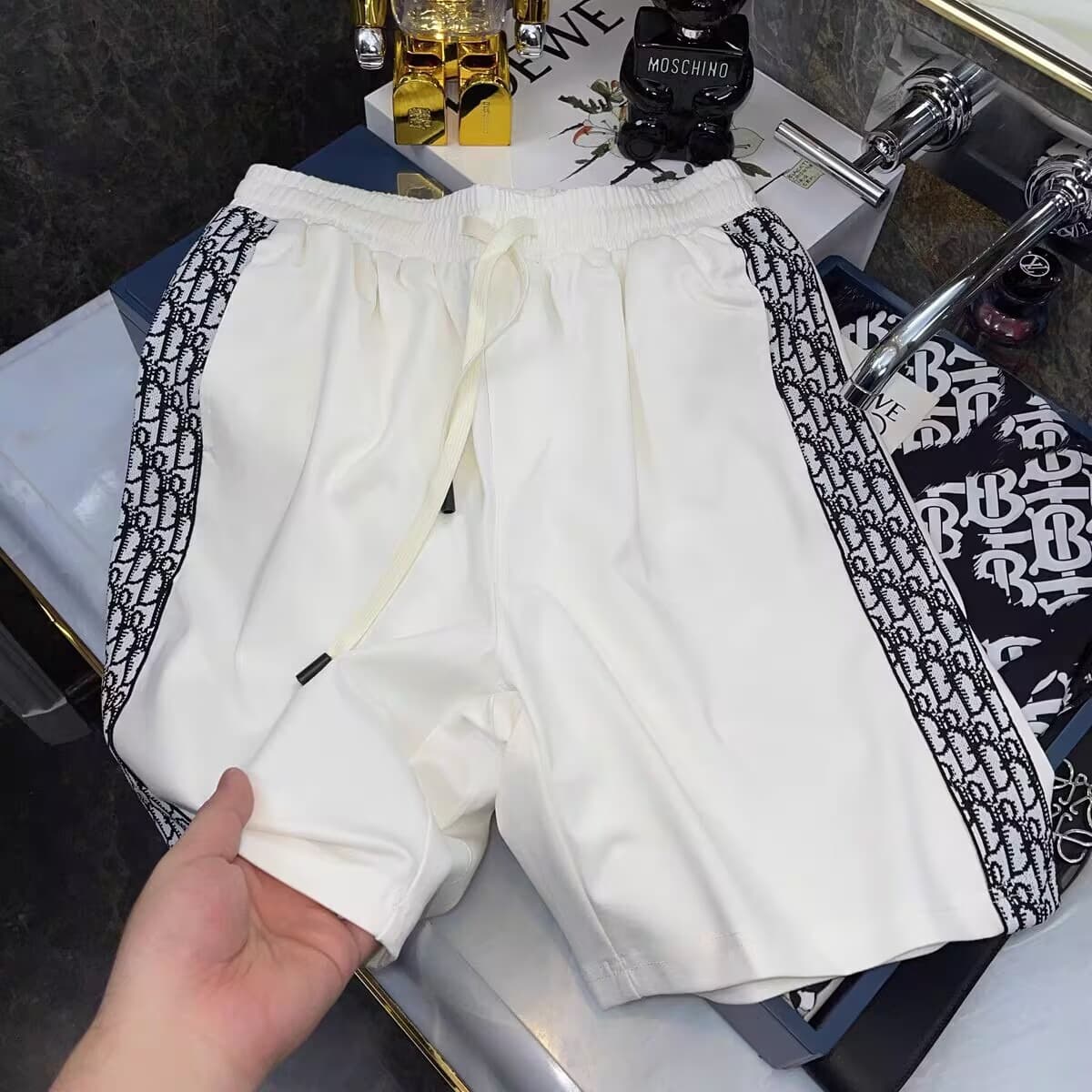 Factory Direct High-End Striped Embroidered Casual Sports Shorts Men's Loose European Style Five-Inch Pants Trendy Brand Gym Shorts