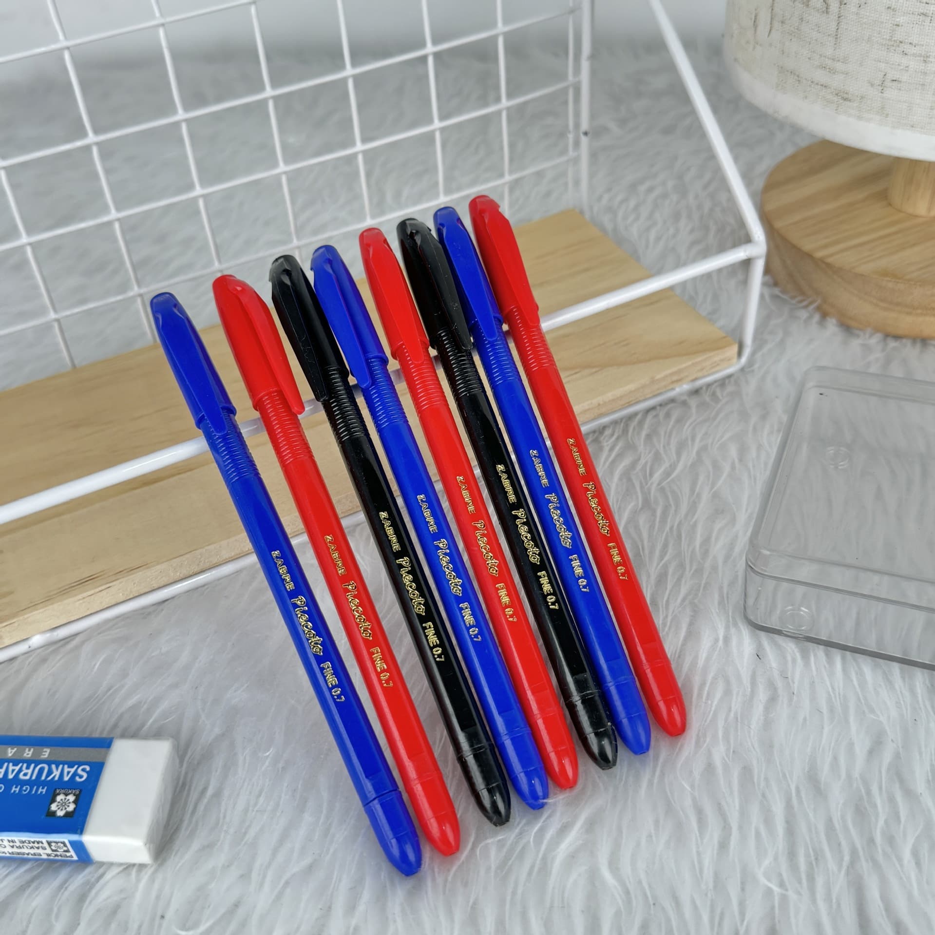 Indonesia export medium oil-based ballpoint pen with printed LOGO, oil-based red blue black ink refills, factory wholesale stationery boxed