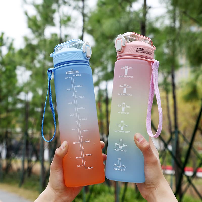 Summer large-capacity plastic cup gradient frosted flip-top sports water cup female and male water cup student portable space cup