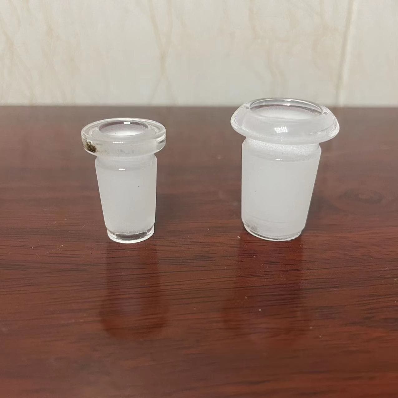 Glass hookah pipe, 14-19mm inner and outer frosted insert, environmentally friendly and multifunctional.