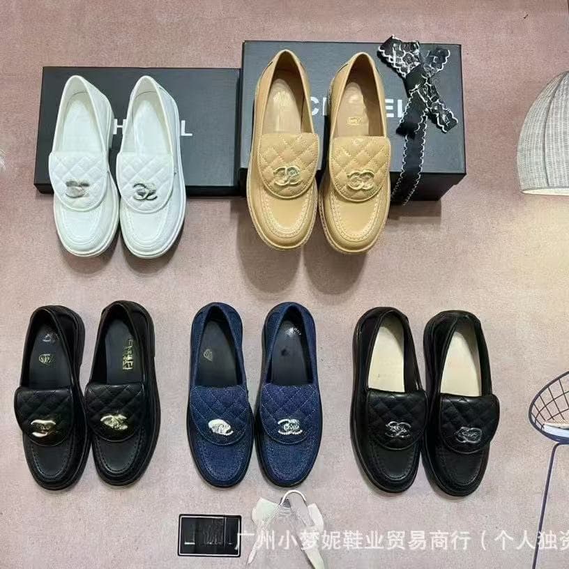 High-Quality Diamond-Pattern Flap Buckle Loafer Shoes Genuine Leather Chanel-Style Chunky Heel Slip-On Retro Leather Shoes