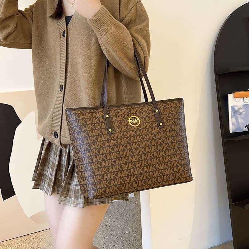 Trendy 2026 New Season Large Capacity Fashion Monogram Shoulder Bag Classic Versatile Handheld Tote