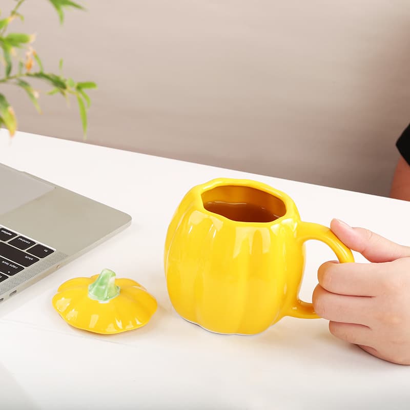 Creative European-Style Ceramic Pumpkin Mug for Home, Office, Coffee, Couples Mug