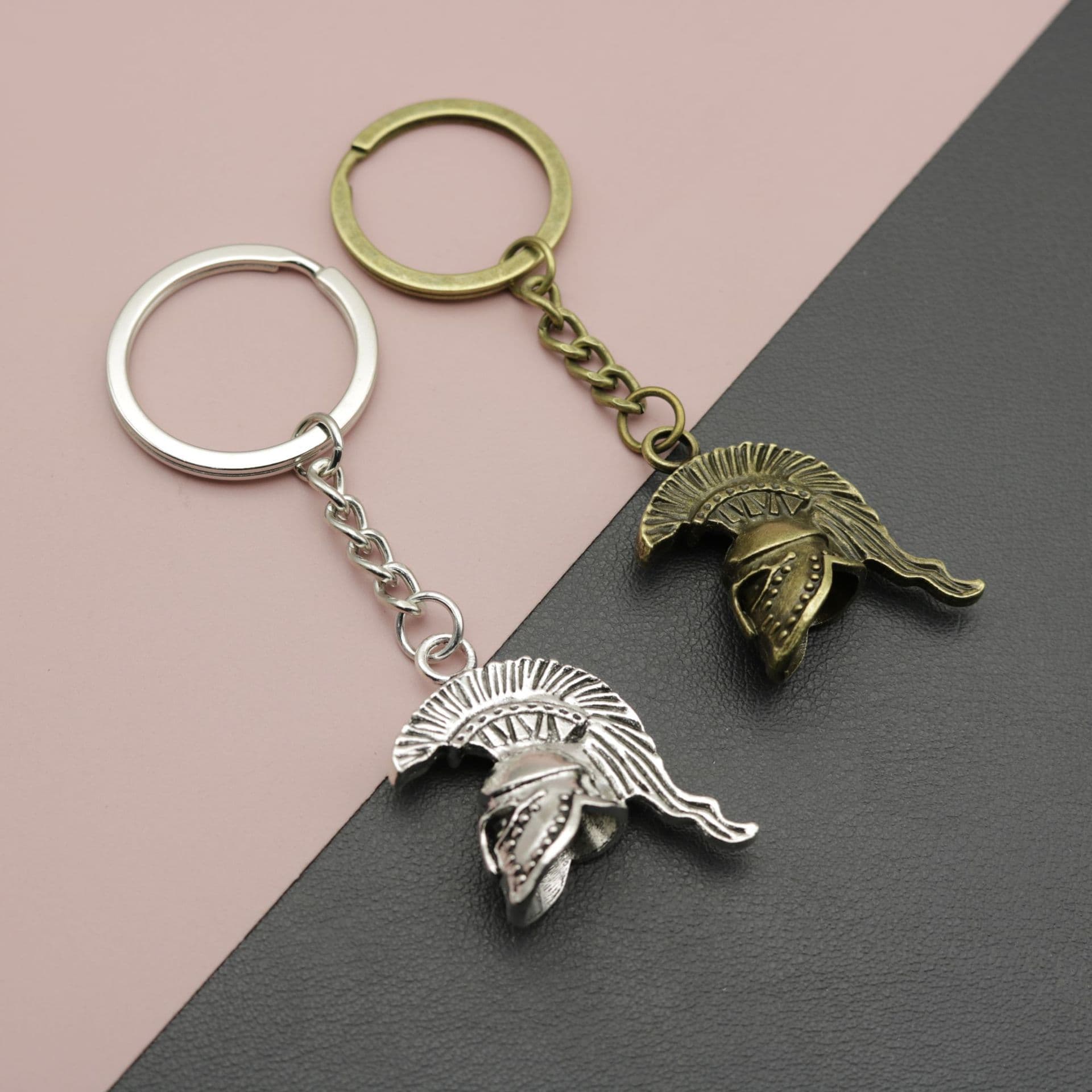 Simple Design Helmet Keychain Pendant Fashion Accessory Metal Material Personalized Gift for Various Relationships And Occasions