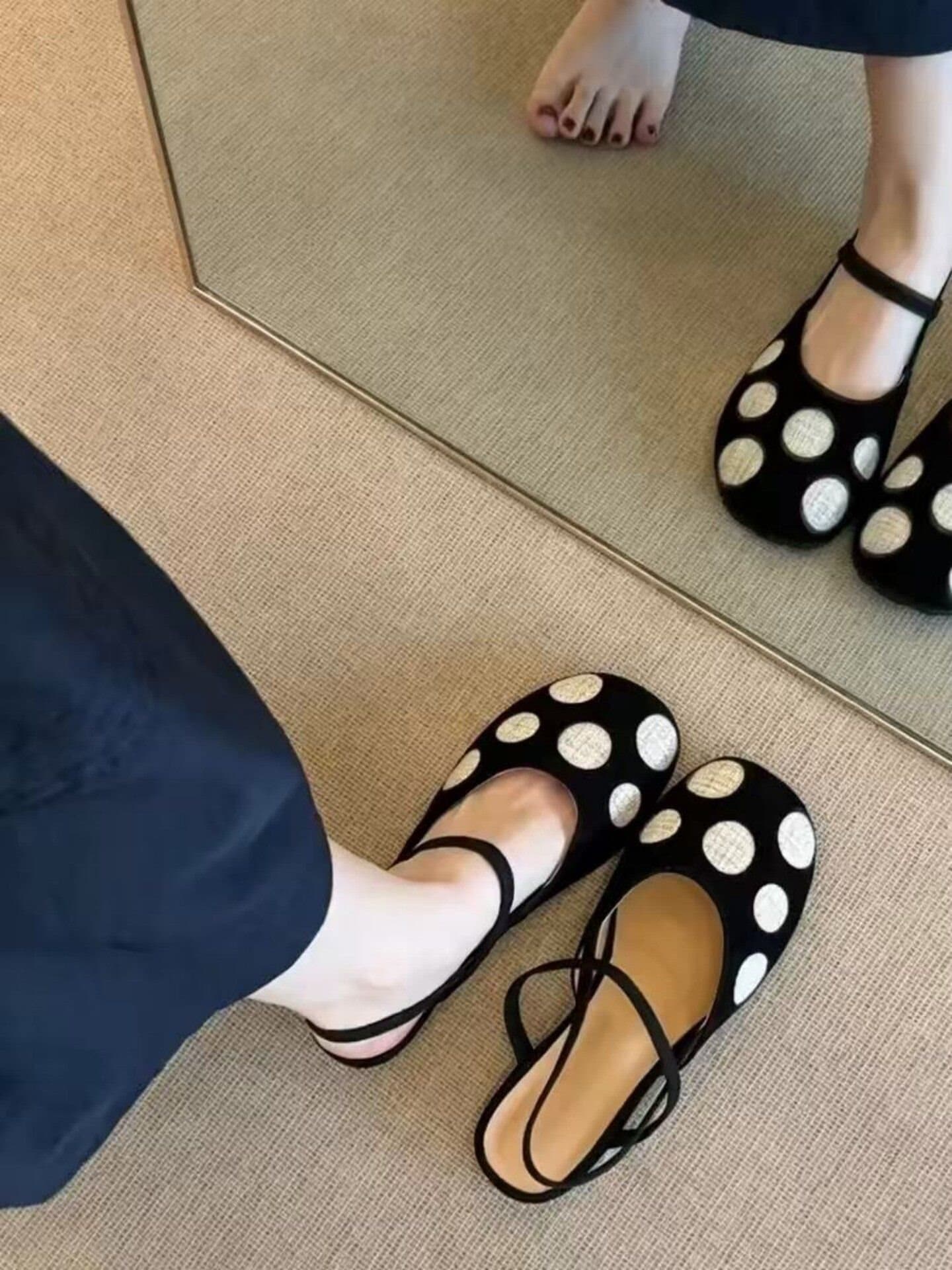 Personal Collection~ Summer Polka Dot Closed-Toe Sandals for Women, Flat Back-Strap Shoes, Round-Toe Mary Jane Shoes