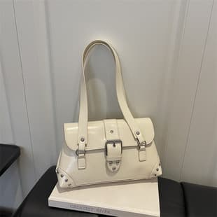 2026 New Style British Wasteland Wind Motorcycle Bag Unique Vintage Personality Rivet Fashion Single Shoulder Underarm Bag Baguette Bag