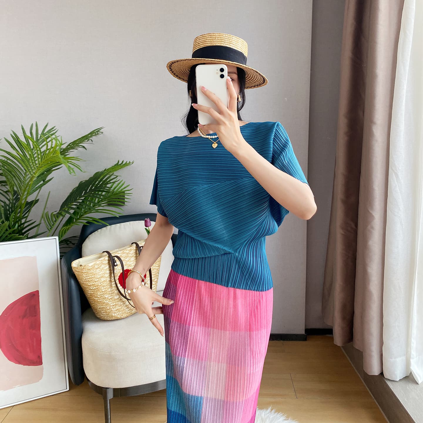 Miyake-Style Pleated Top 2026 Summer Short-Sleeve Loose Plus-Size Women's Clothing for Curvy Women, Slimming, Elegant, Versatile T-Shirt Trend