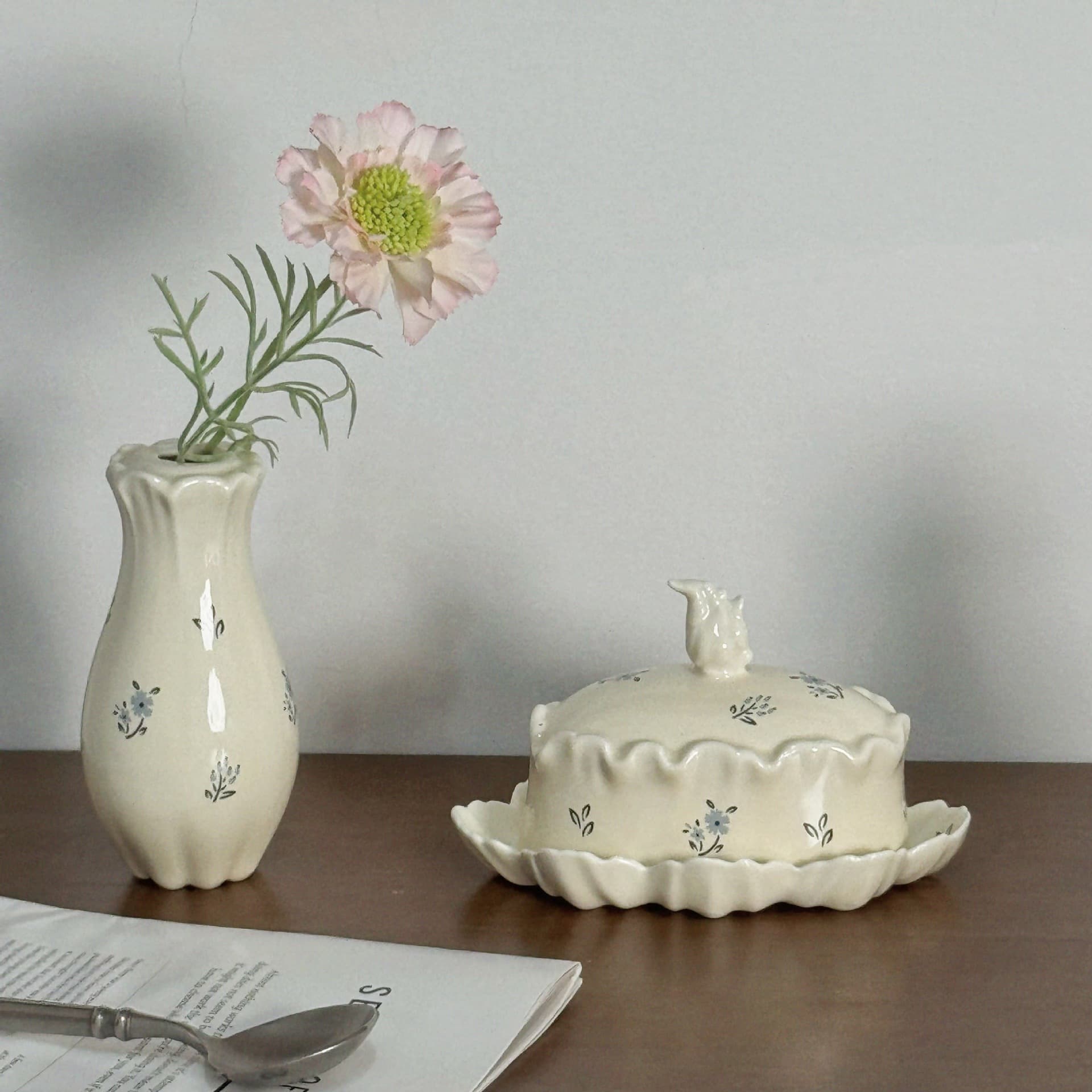 French Cream Floral Ceramic Covered Butter Dish Dessert Plate Jewelry Storage Tray Aroma Tray