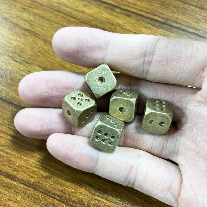 Solid Brass Dice for KTV Use, Creative and Durable Factory Keychain with Guan Gong and Sun Wukong Charms