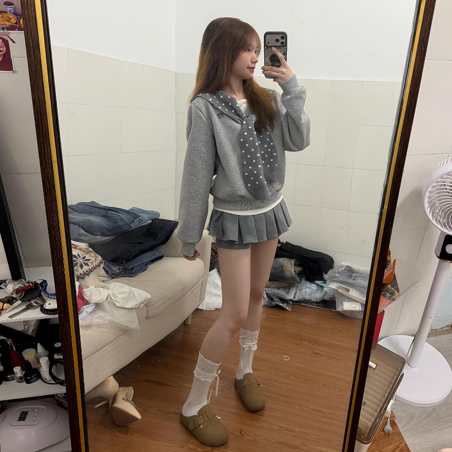 Korean style gray loose sweatshirt jacket for women autumn and winter 2026 new college style super good-looking winter top