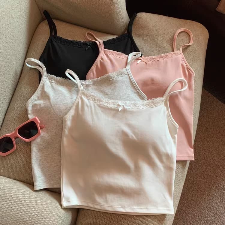 Pure and Sexy Style Lace Camisole Top for Women with Built-in Pads, Inner Wear or Outer Wear, Niche Design Short Base Layer Top