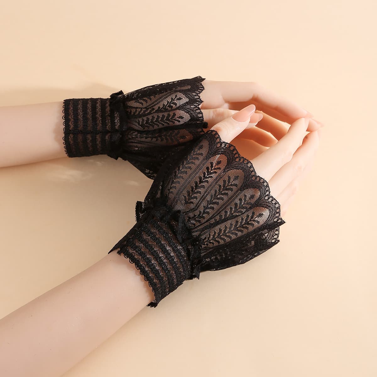 Wholesale lace short-sleeved faux sleeves, women's versatile mesh decorative sleeves, black and white faux cuffs, sweatshirt gloves